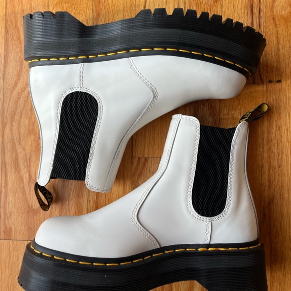 Dr. Martens White Chelsea Boots - Picture 4 of 4